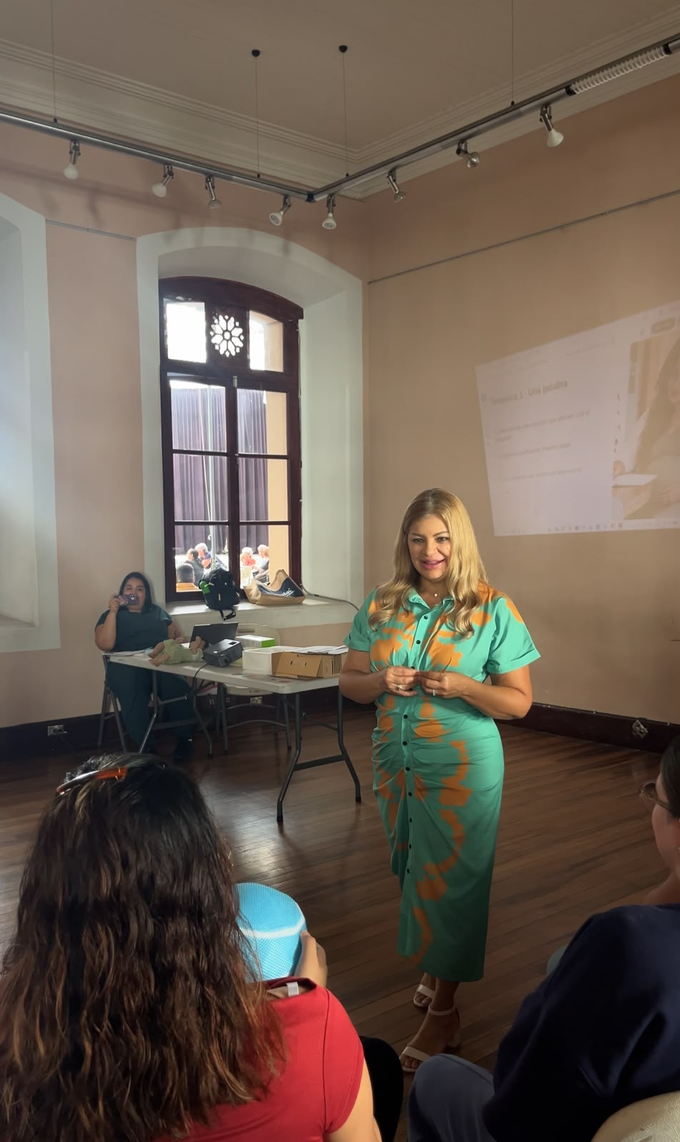 Charla sobre depresión postparto y salud mental perinatal